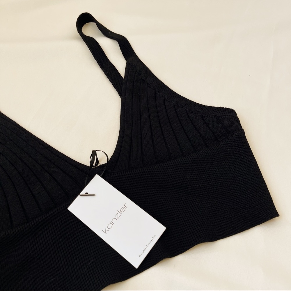 THE BLACK BRA - Picture 8 of 8